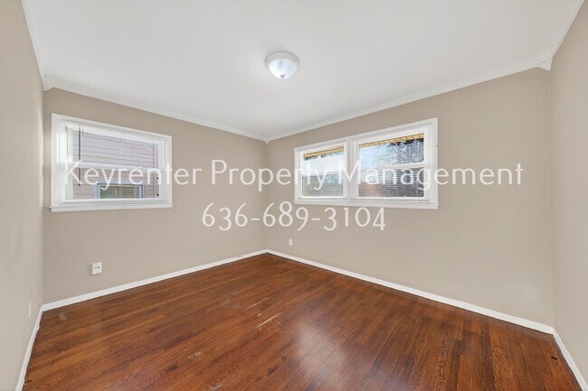 Building Photo - Spacious 3-Bedroom Home with Large Yard – Section 8 Welcome