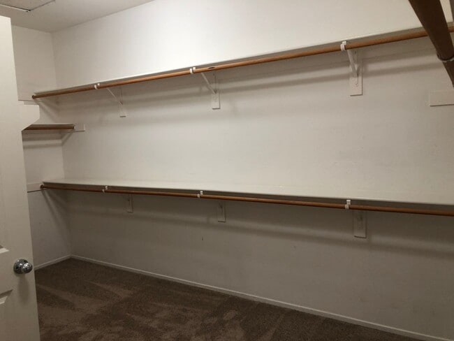 Building Photo - MOVE IN SPECIAL $500 off Rent Move In befo...