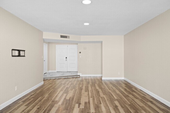 Building Photo - AMAZING ASU RENTAL CLOSE TO CAMPUS