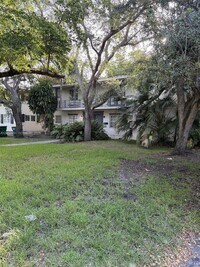 Building Photo - 4855 University Dr