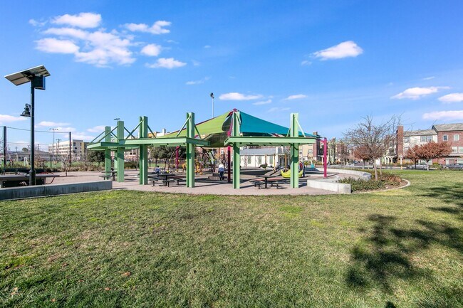 Building Photo - Luxury 2-Bedroom Monte Vista Condo with Downtown Views & Monthly House Cleaning Included