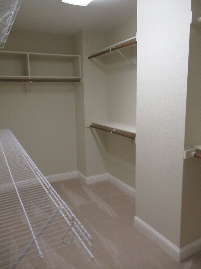 Building Photo - 4 br, 3 bath House - 829 SHORE BREEZE DRIVE