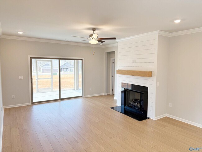 Building Photo - 217 Stockyard Cir