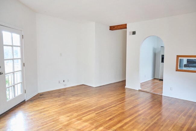 Building Photo - 6148 Glen Holly St