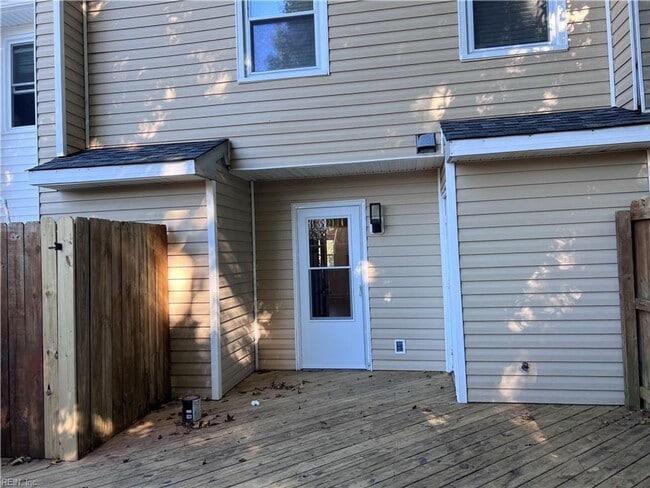 Building Photo - 947 Wildwood Square Ct