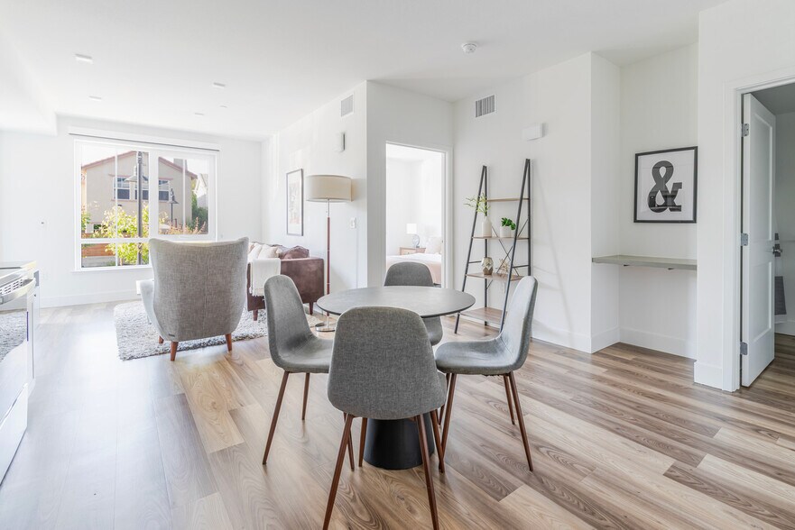 Building Photo - 85 Cleaveland Rd