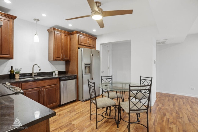 Building Photo - 7301 Willow Springs Rd