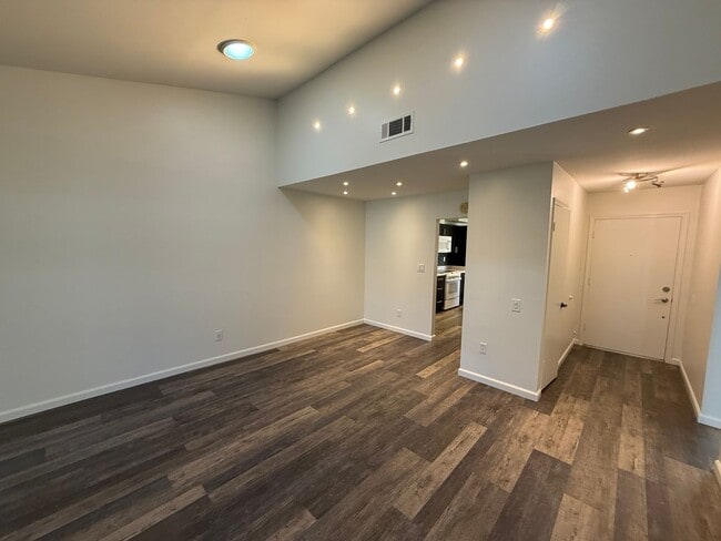 Building Photo - An Updated Leisure Village Home now available