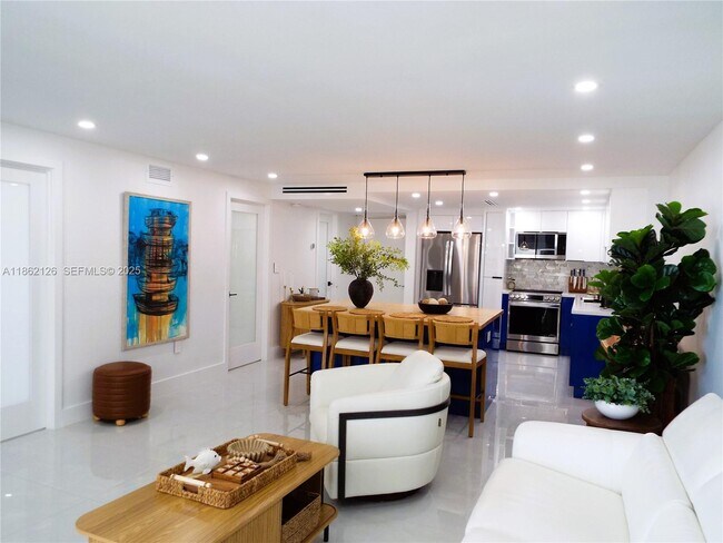 Building Photo - 5701 Collins Ave