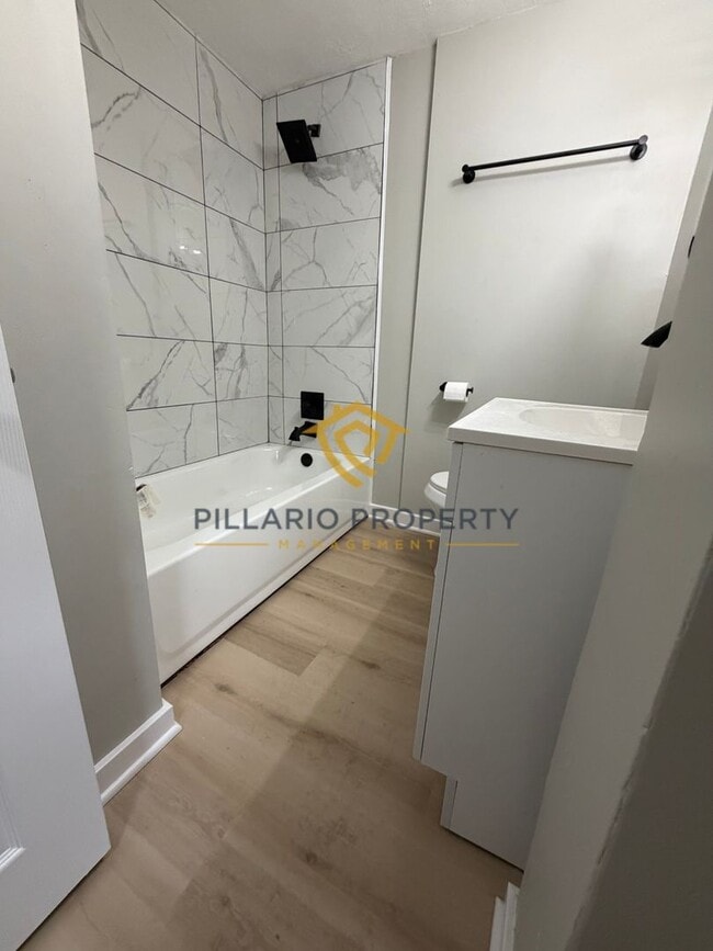 Building Photo - Freshly Renovated 3-Bedroom Home in Forest Manor, Available NOW!