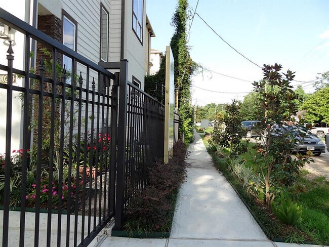Outside street view - 1021 W 21st St