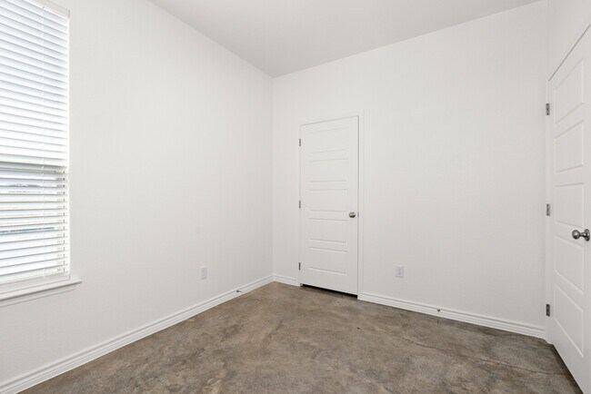 Building Photo - 3800 Pecan Creek Rd