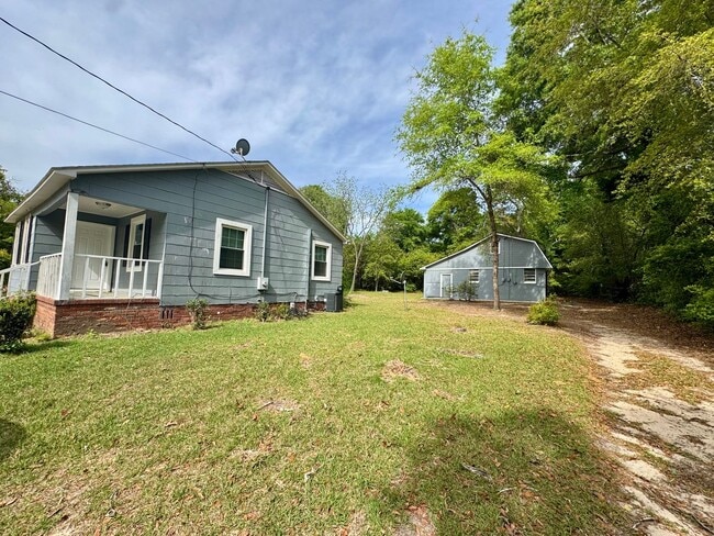 Building Photo - Unit B – Rear Home