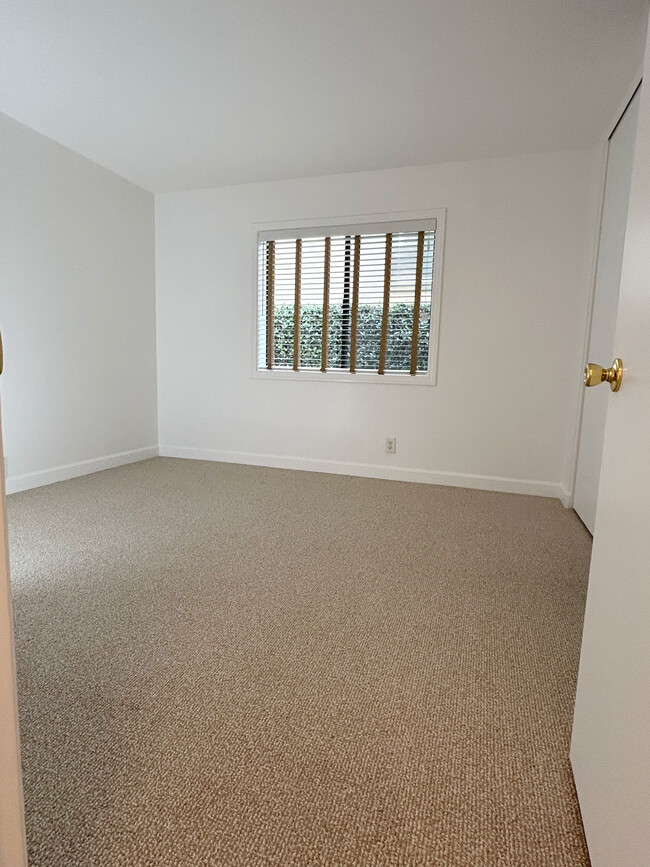 Guest Bedroom with large closet - 285 S Sierra Madre Blvd