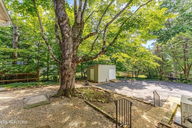 Building Photo - 9528 Gulf Park Dr