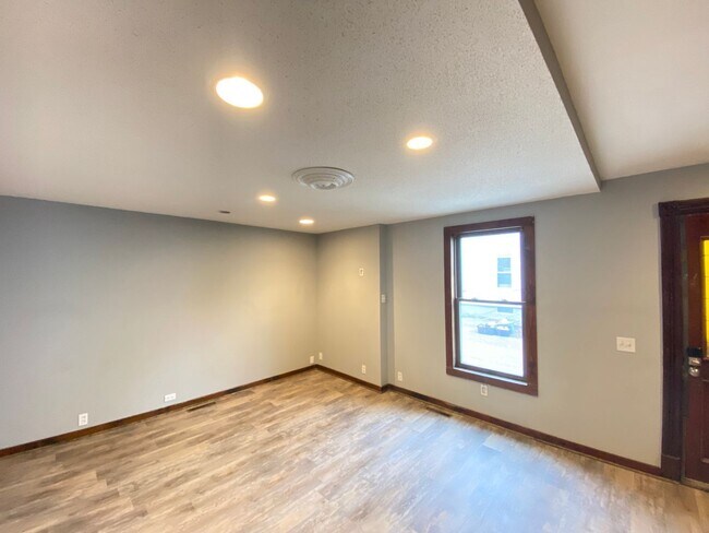 Building Photo - 10 Freeman Ct