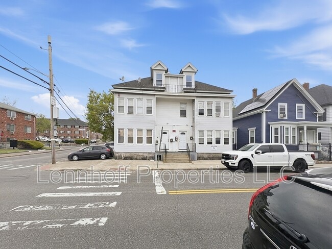 Building Photo - 417 Westford St