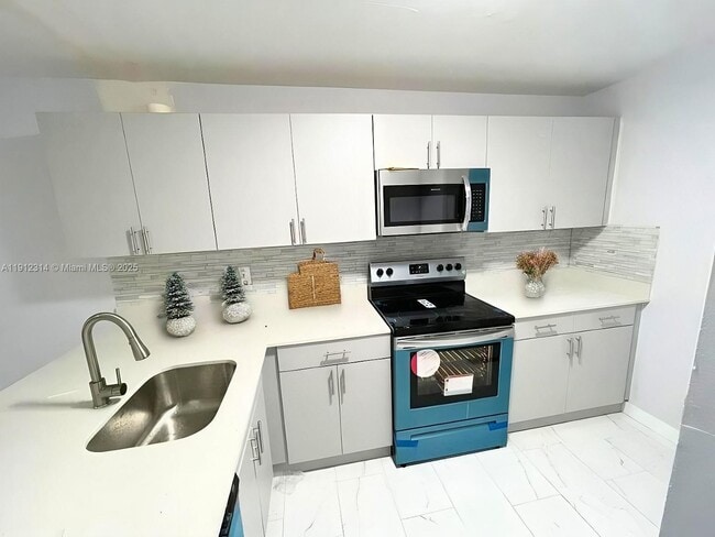 Building Photo - 10070 NW 6th St