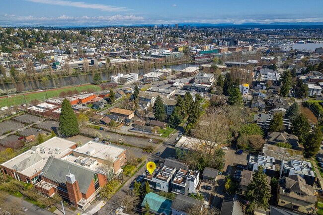Building Photo - 3120 3rd Ave W