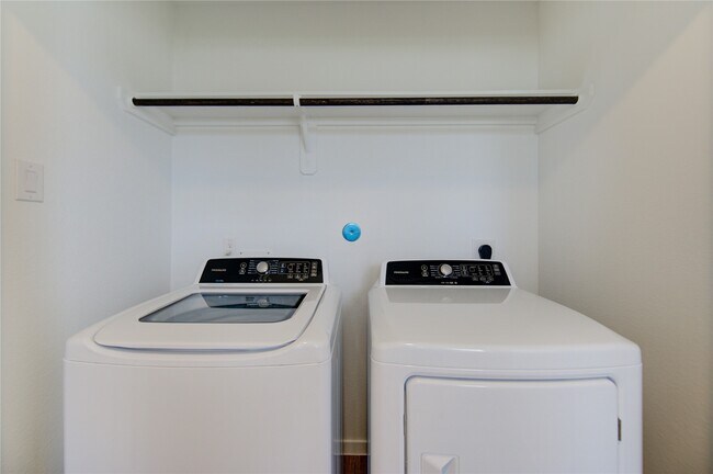 Building Photo - 9910 Oakheath Blf Dr