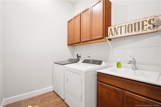 Building Photo - 564 SE Villandry Way