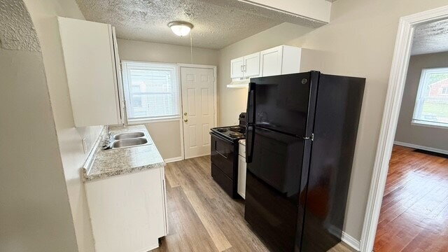 Building Photo - EAST SIDE UPDATED 3 BEDROOM 2 BATH HOME AVAILABLE NOW!