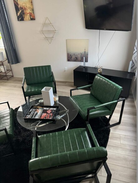 Building Photo - 211 N Vincent Ave