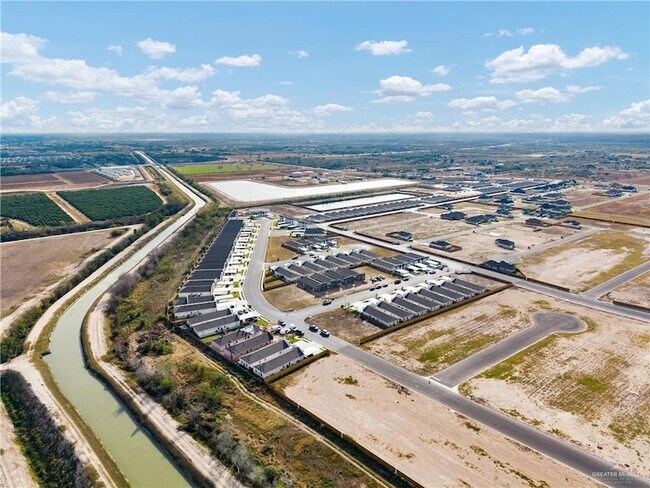 Building Photo - 3404 Ventura Ave