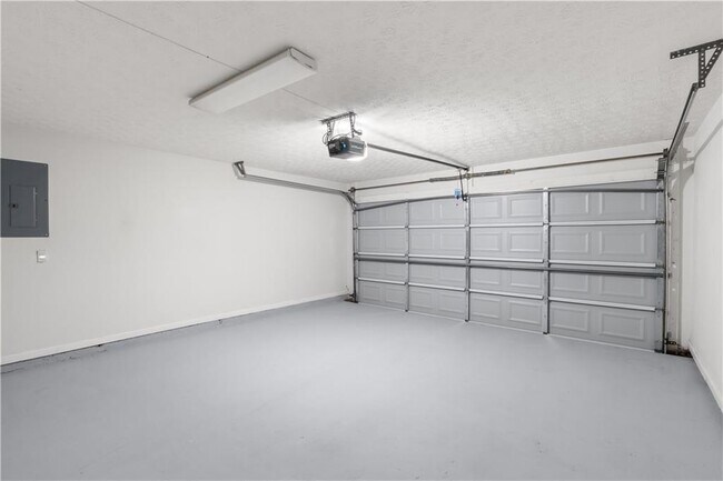 Building Photo - 3870 Safehaven Dr
