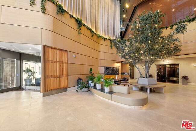 Building Photo - 1100 Wilshire Blvd