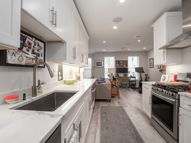 Building Photo - 45 L St