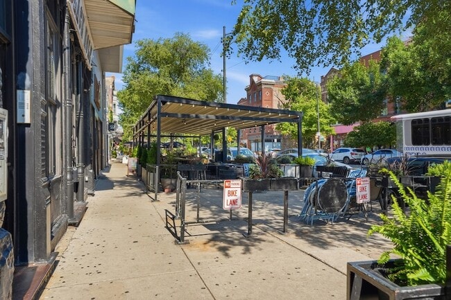 Building Photo - 1349 N Leavitt St