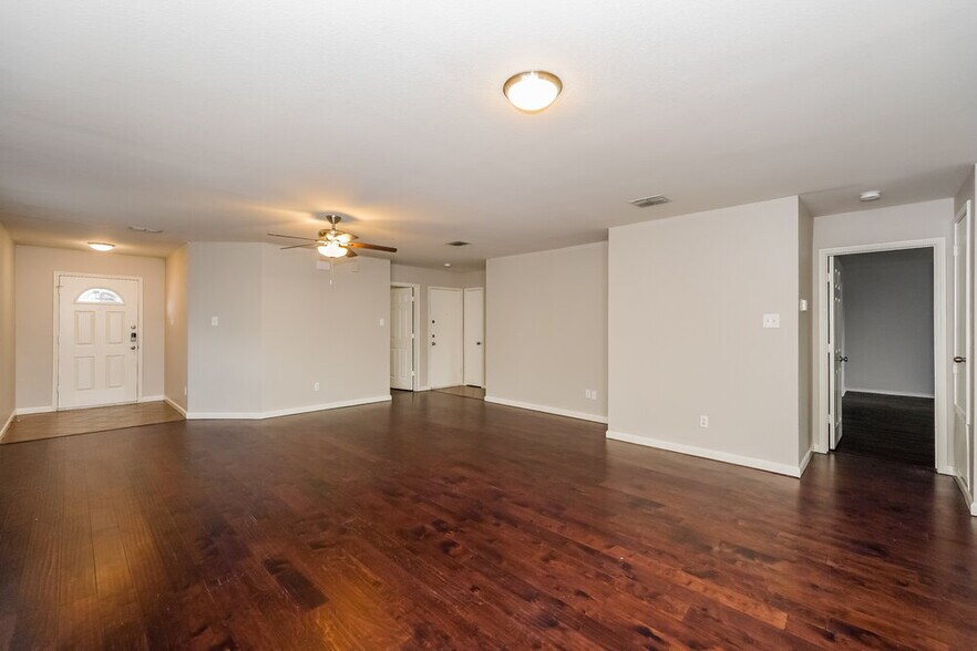 Building Photo - 1708 Diamond Lake Trail