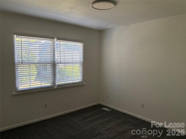 Building Photo - 8526 Castle Pine Ct