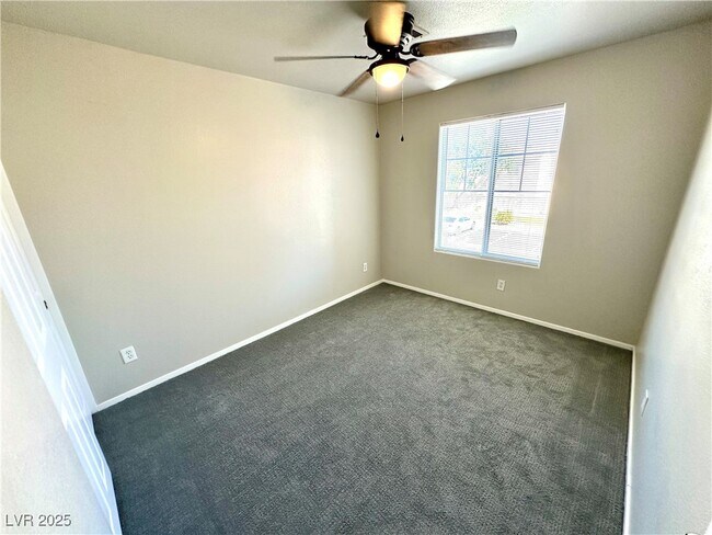 Building Photo - 2119 Tierra Del Verde St