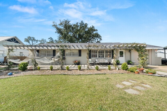 Building Photo - 405 Navarre St