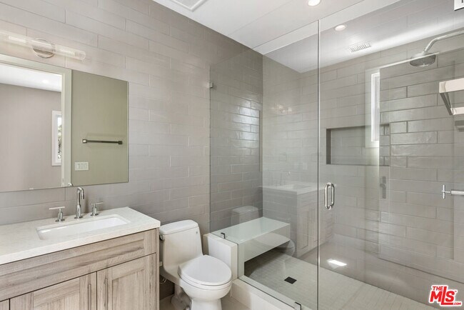 Building Photo - 15566 Chasmila Dr