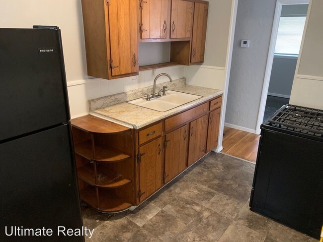 Building Photo - 3 br, 1 bath House - 419 Macdougall Dr.