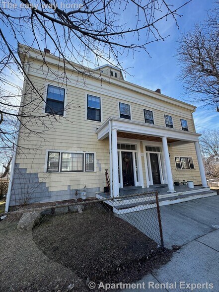 Building Photo - 58 Atherton St