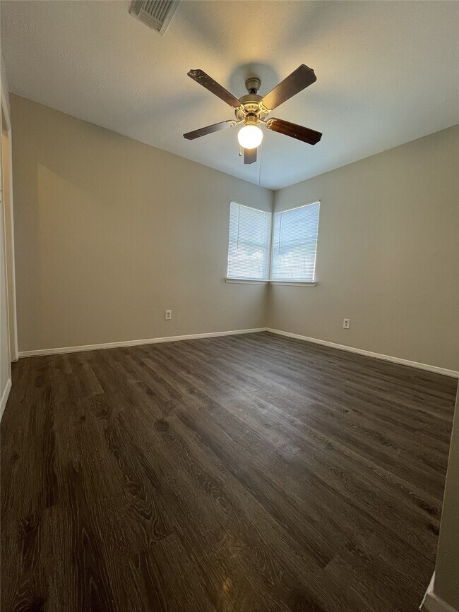 Building Photo - 7611 Shaddock Dr