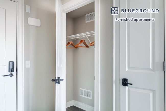 Building Photo - 1901 C St SE