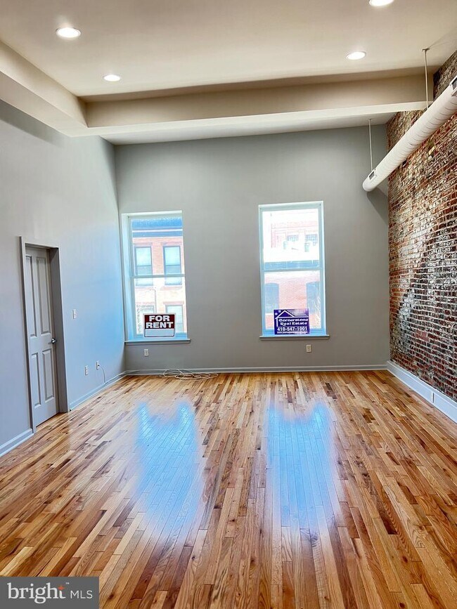 Primary Photo - 416 N Howard St