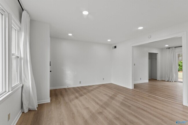 Building Photo - 6304 Davies Ave NW