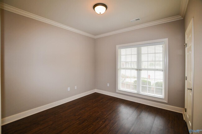 Building Photo - 260 Old Overton Dr