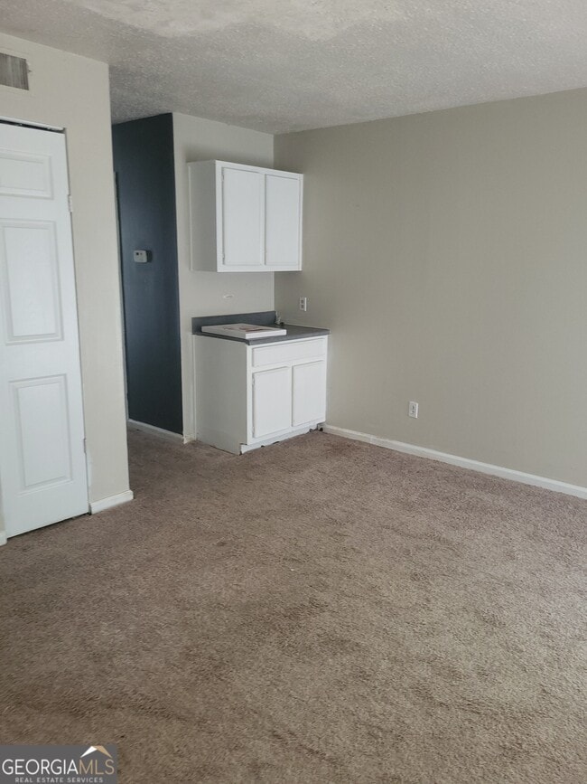 Building Photo - 6330 Holcomb Way