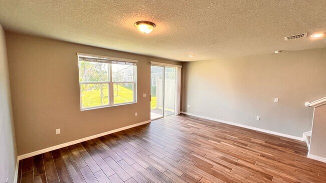 Building Photo - 413 Legacy Lp