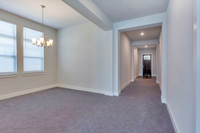 Building Photo - 120 Birkshire Dr