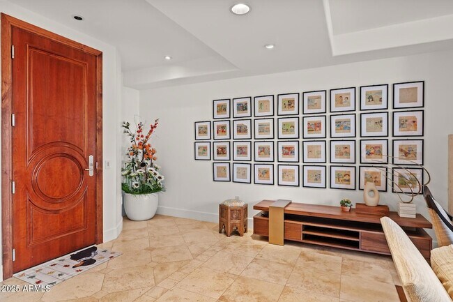 Building Photo - 2402 E Esplanade Ln