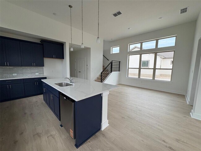 Building Photo - 400 Treadwell Ln