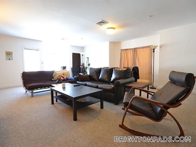 Building Photo - 8-10 Glencoe St